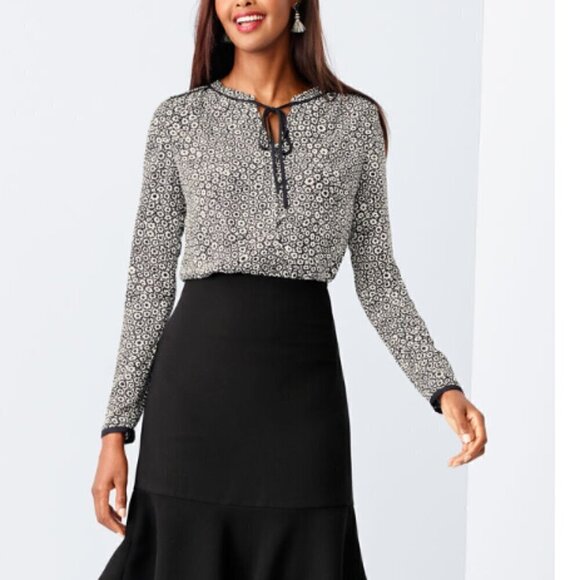 Like NEW Talbot's Bow-Tie Blouse in Black & White Flower Pattern XS - Picture 3 of 7